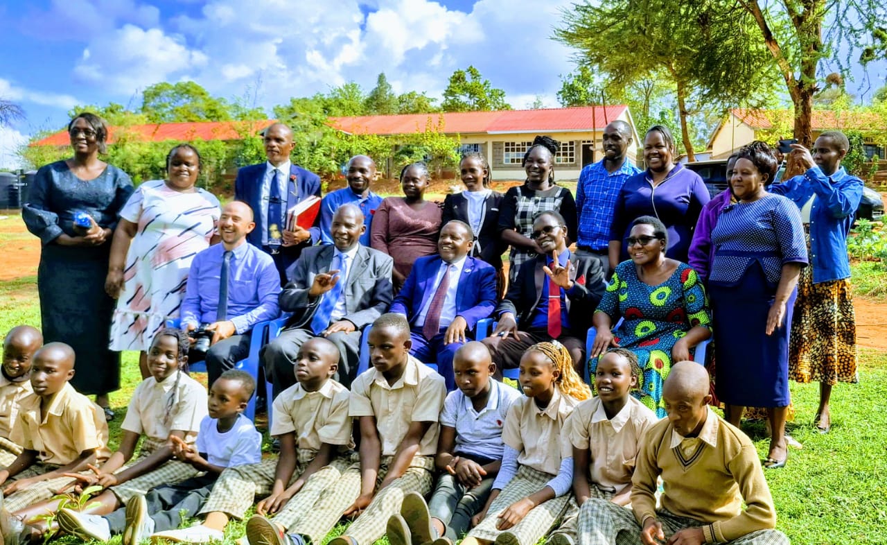 KASNC students, teachers and community members